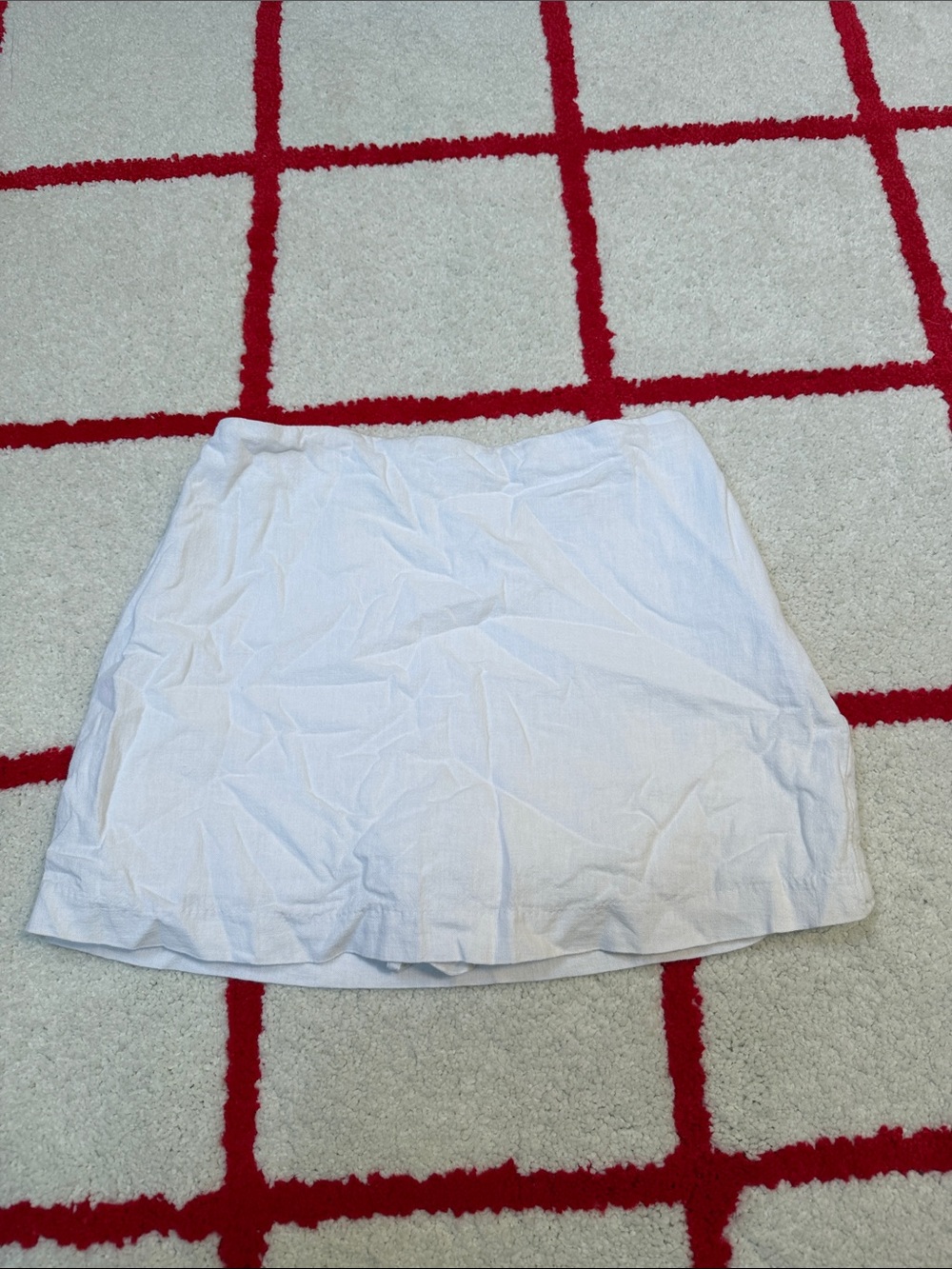 The A&F Scarlett Mid Rise Linen-Blend Mini Skort